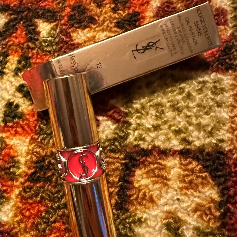 NIB YSL ROUGE VOLUPTÉ
SHINE color 12
CORAIL DOLMAN